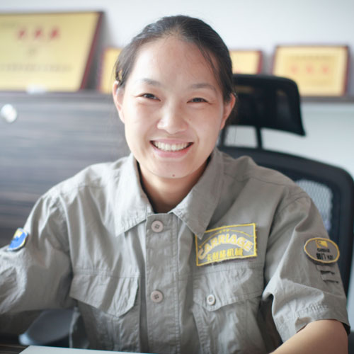 財務(wù)部長  李嬌艷